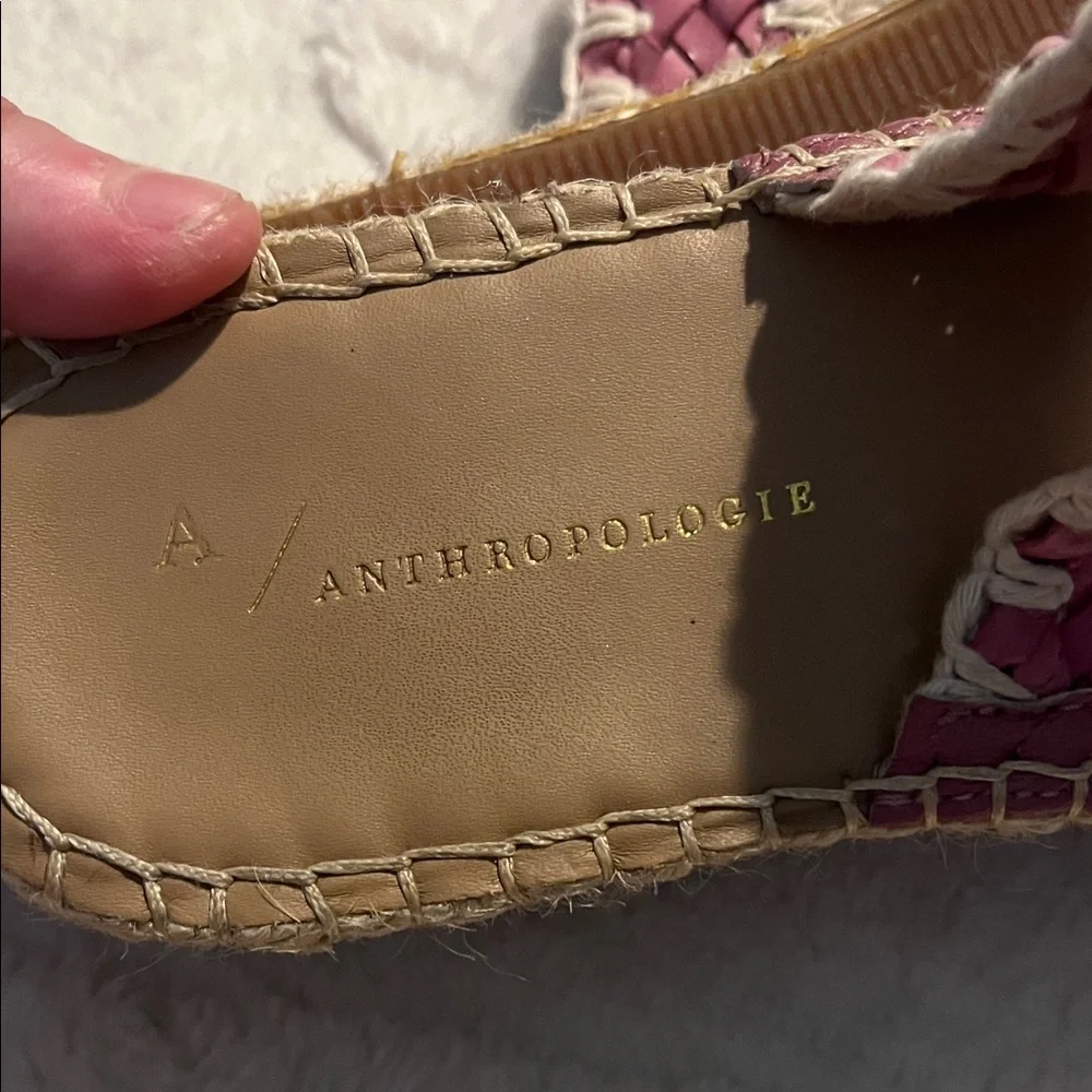 3 for $7 SALE Anthropologie Mauve and White Woven Sandals - Picture 3 of 3